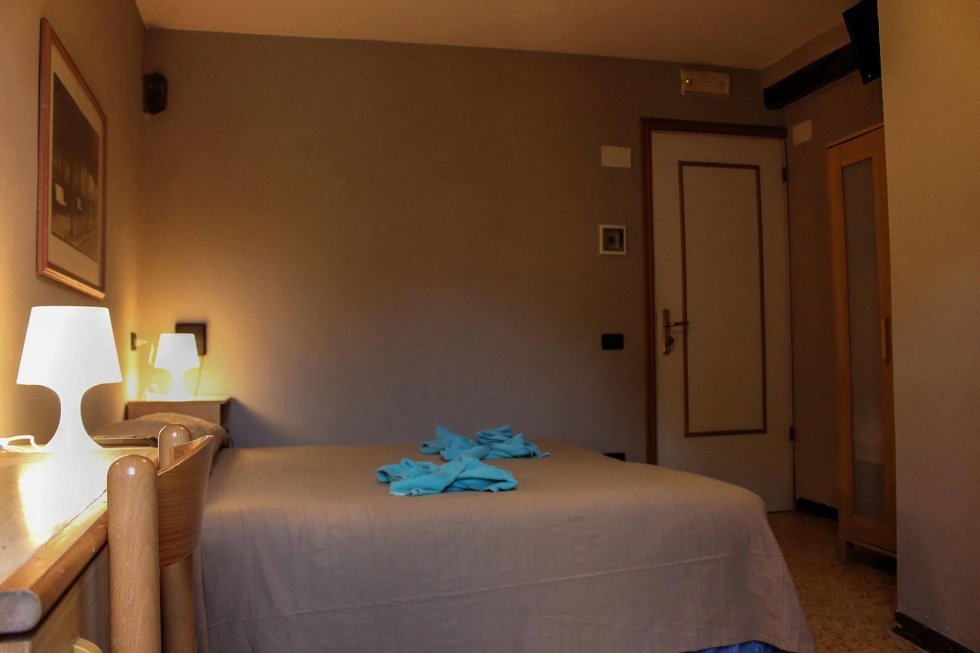 Hotel Pino Lerici Extérieur photo